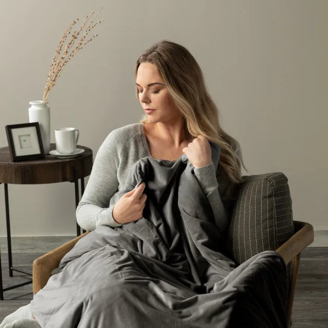 Demdaco Giving Weighted Blanket - Charcoal
