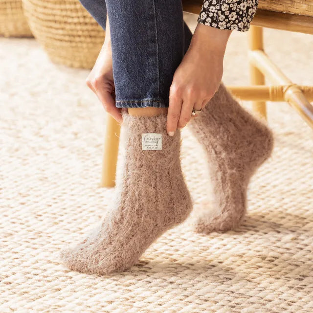 Demdaco Giving Socks - Camel