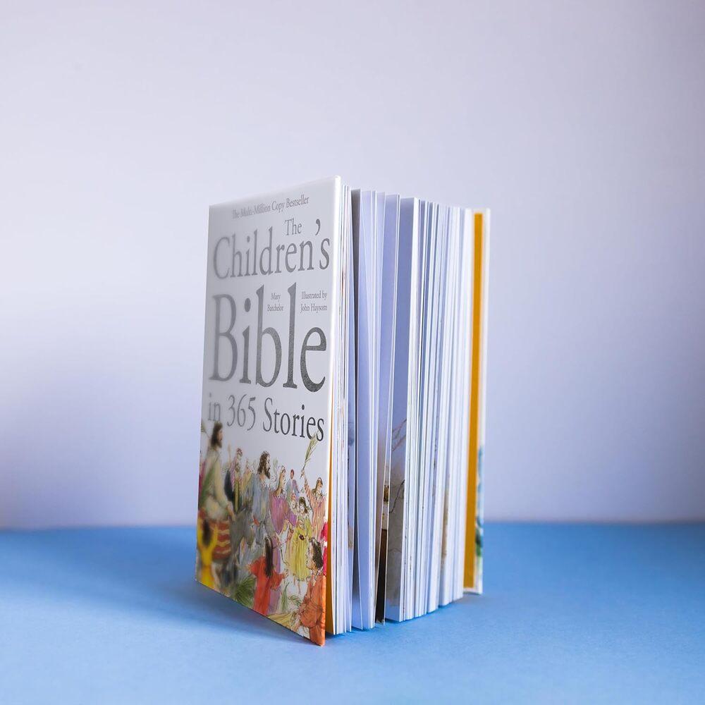 The Children's Bible In 365 Stories Book (Hardcover)