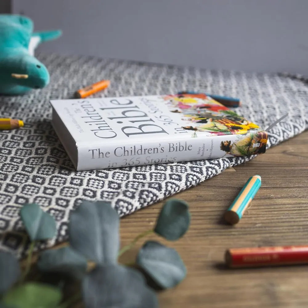 The Children's Bible In 365 Stories Book (Hardcover)