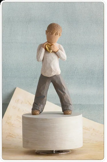 Willow Tree Musical Figurine - Heart of Gold