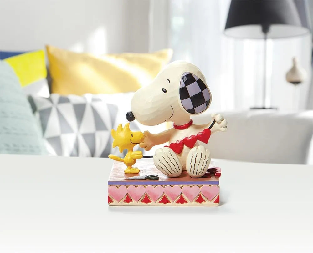 Peanuts by Jim Shore - Snoopy with Hearts Garland - Stringing Hearts