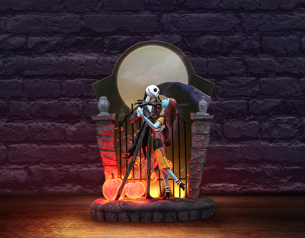 Disney Showcase - Nightmare Before Christmas Light Up Scene