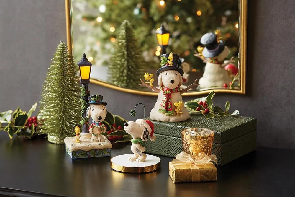Peanuts by Jim Shore - Snoopy Mistletoe Mini Figurine
