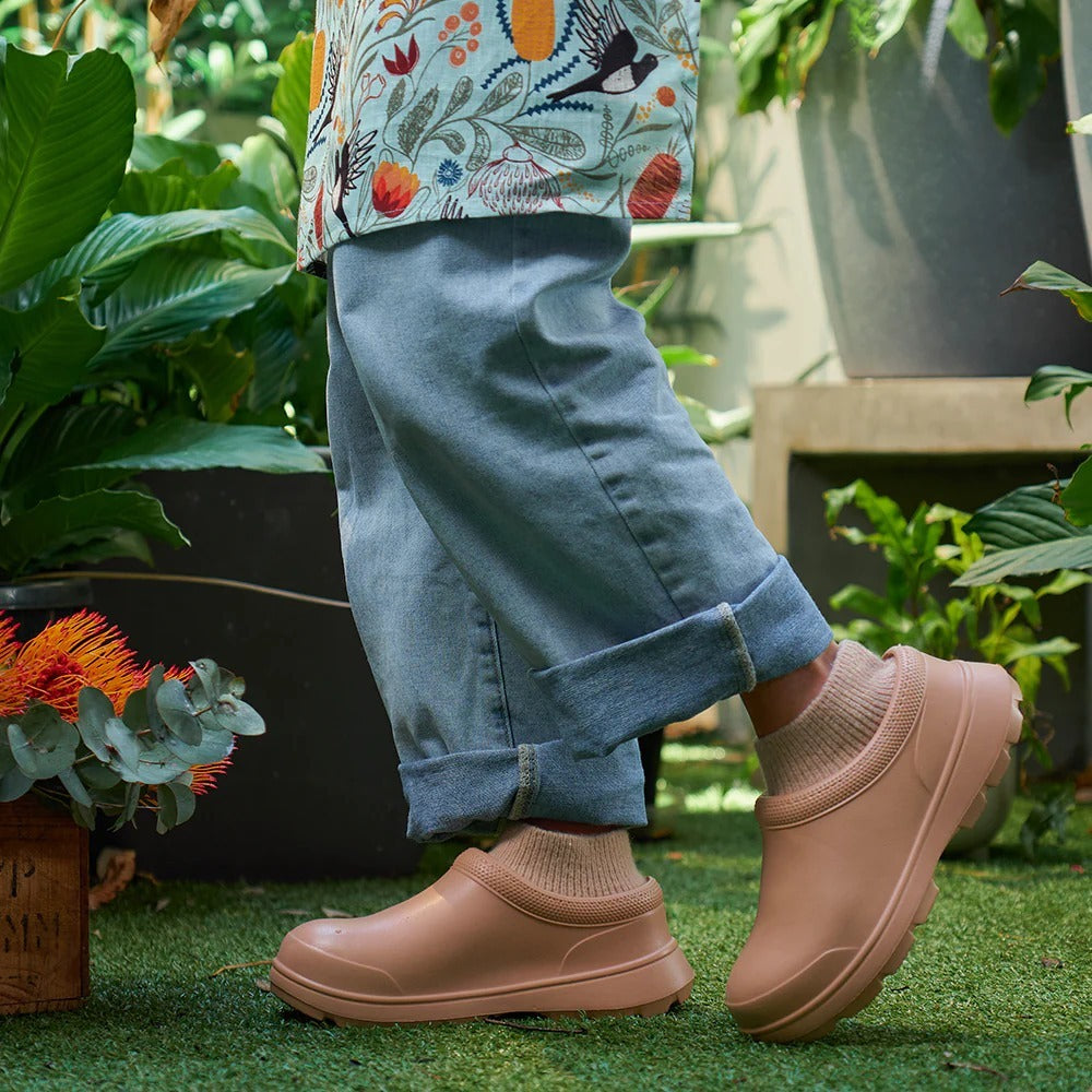 Gummies Sherpa Lined Winter Clog - Sand