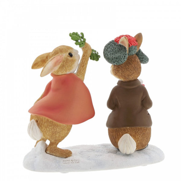 Beatrix Potter Peter Rabbit Miniature Figurine - Flopsy and Benjamin Bunny Under the Misteltoe