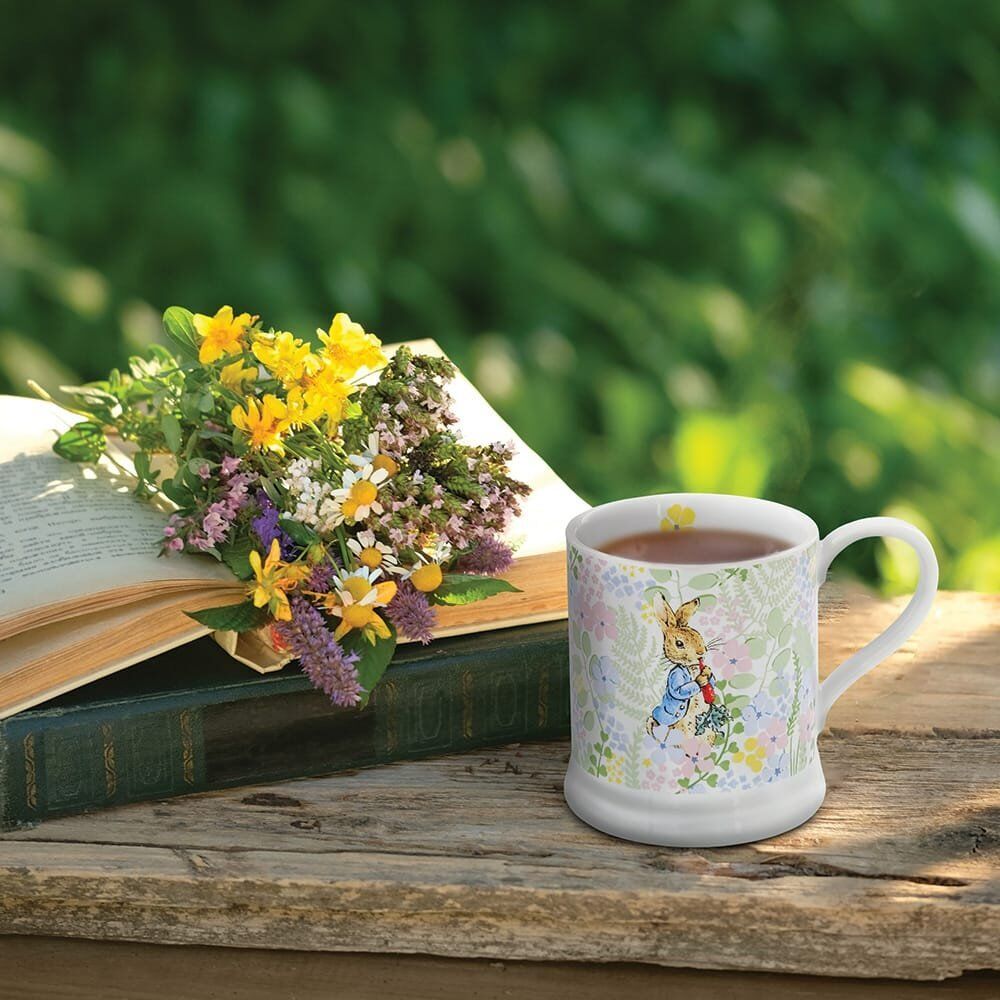Beatrix Potter Peter Rabbit English Garden Collection - Peter Rabbit with Radish Mug