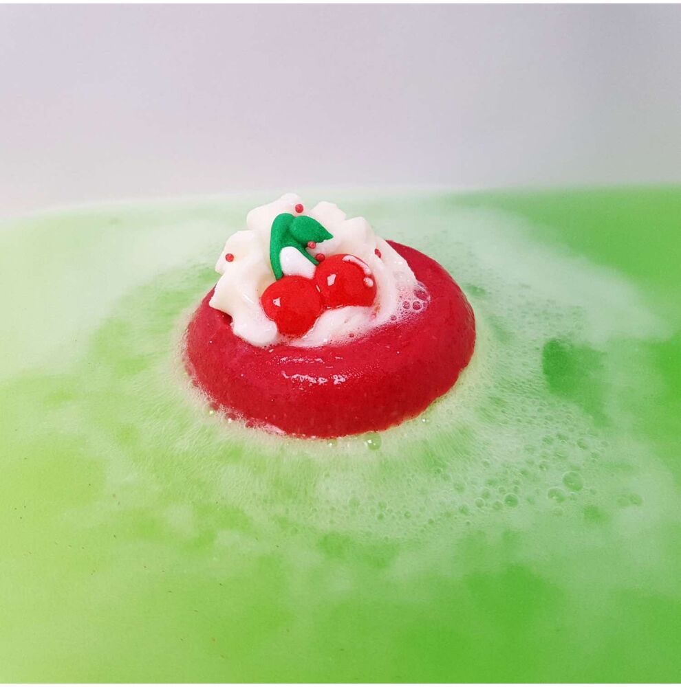 Bomb Cosmetics Bath Blaster - Cherry On Top