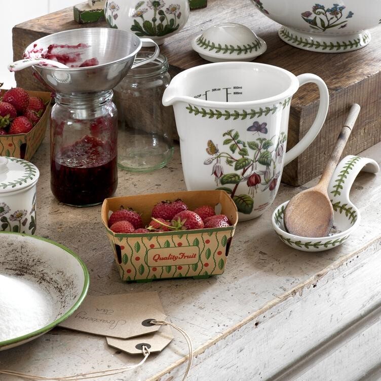 Portmeirion Botanic Garden - Measuring Jug - 850ml Fuchsia