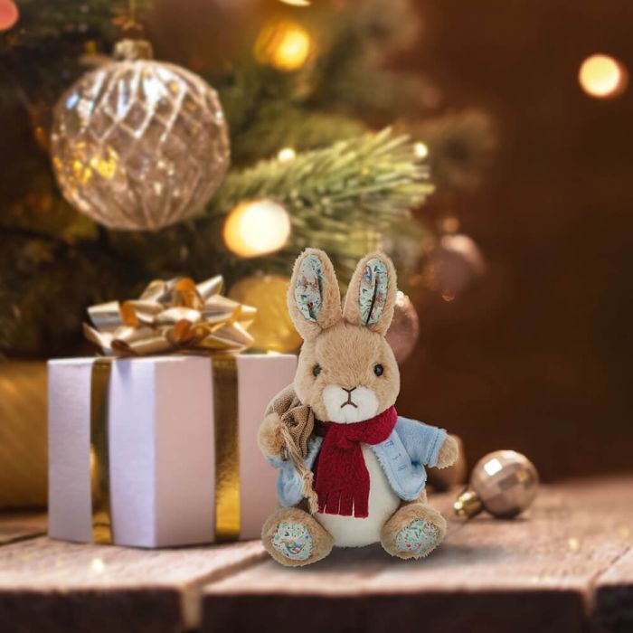 Beatrix Potter Peter Rabbit Classic Plush - Christmas Musical Small
