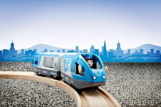 BRIO World Train - Travel Battery Train