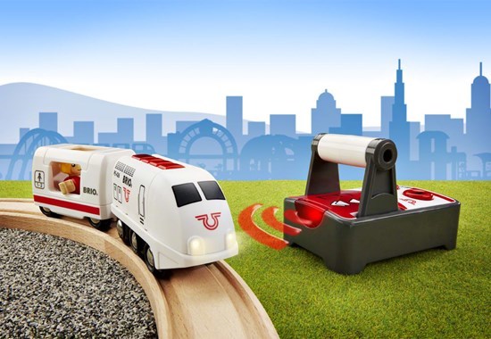 BRIO World - Remote Control Travel Train