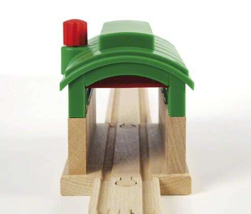 BRIO World Destination - Train Garage