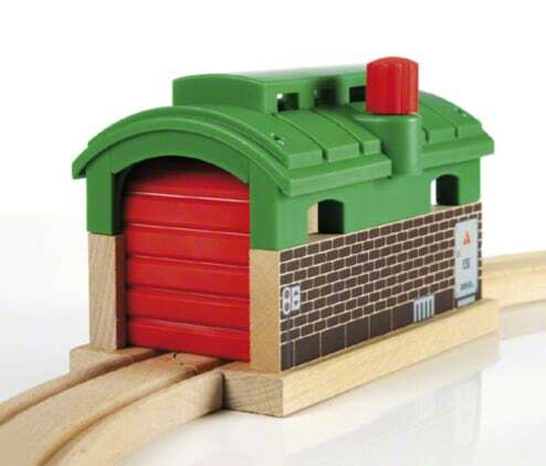 BRIO World Destination - Train Garage