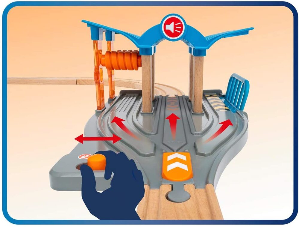 BRIO World Smart Tech - Sound Train Service Station
