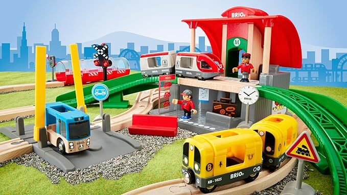 BRIO World Train - Central Station Set