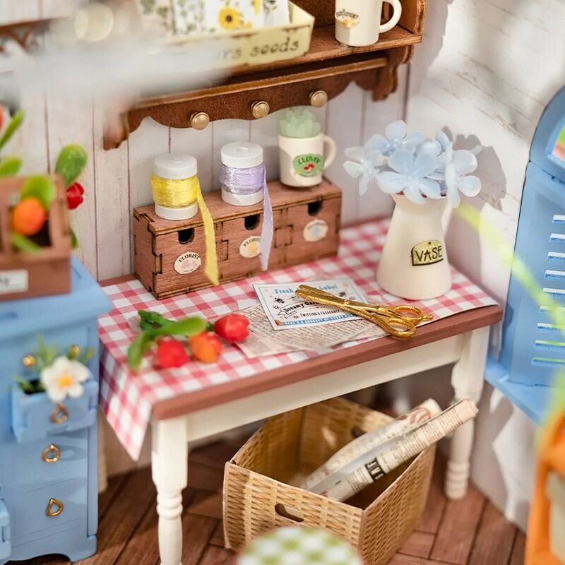 Rolife Wooden Model - DIY Miniature House Dreamy Garden House