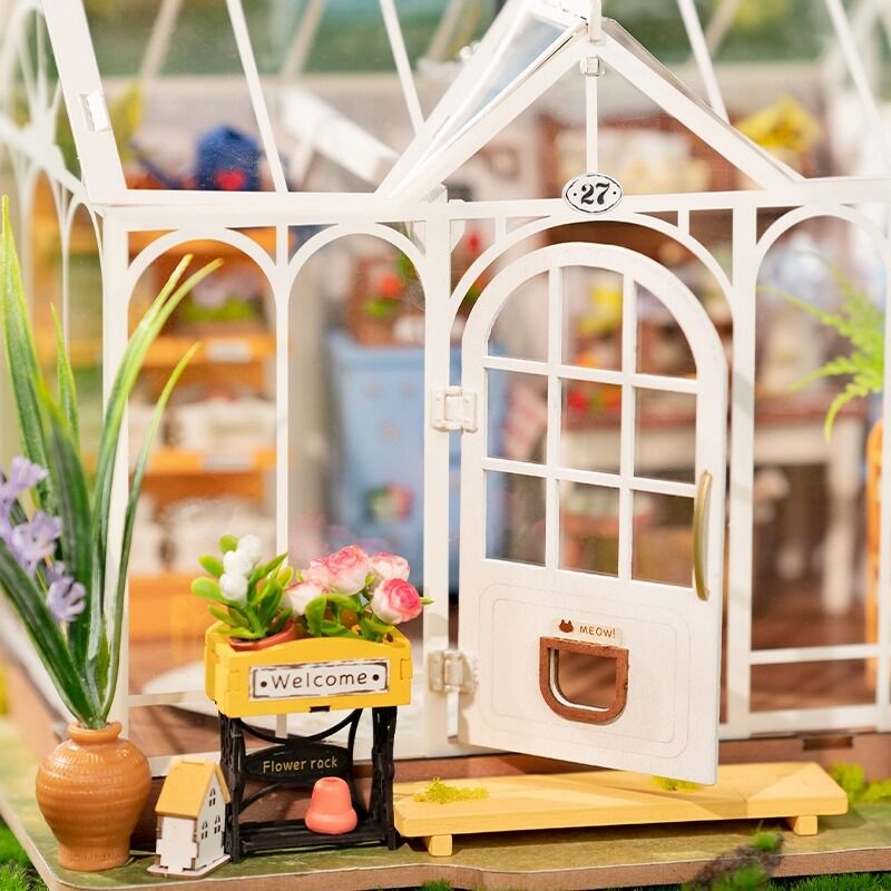 Rolife Wooden Model - DIY Miniature House Dreamy Garden House