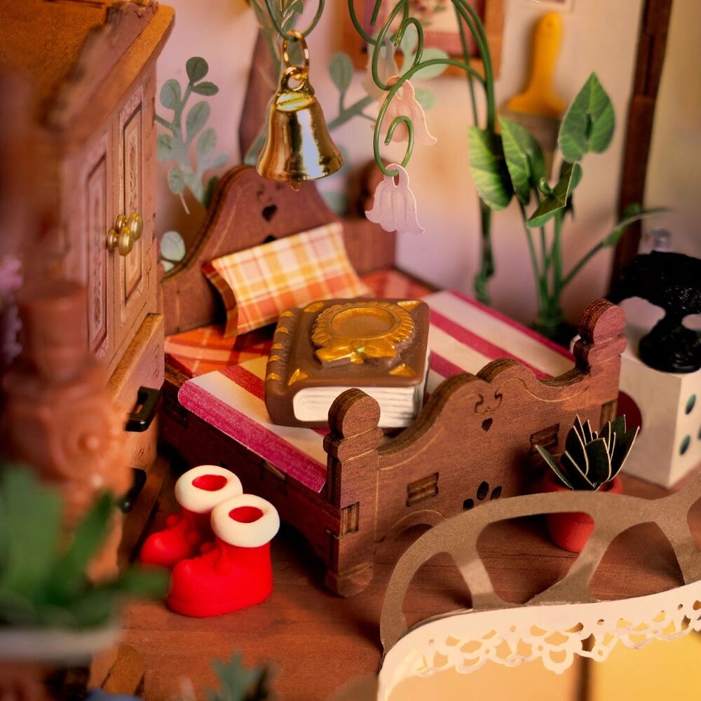 Rolife Wooden Model - DIY Miniature House Fairytale Tree House