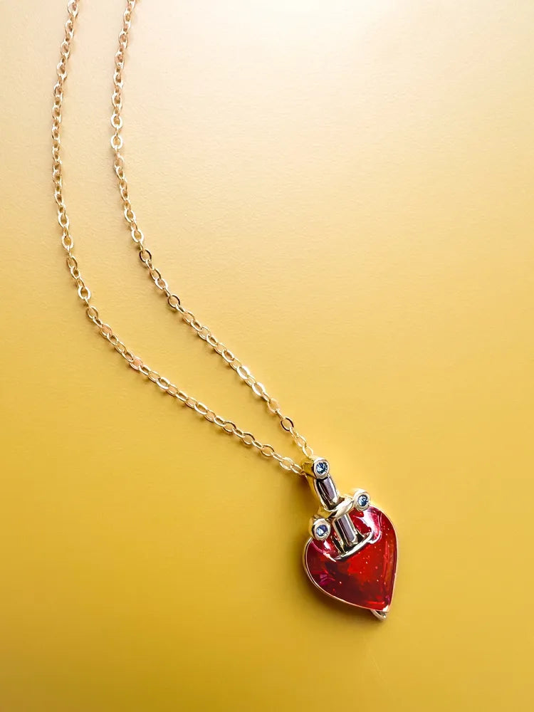 Disney Couture Kingdom - Snow White And The Seven Dwarfs - Heart Dagger Necklace Yellow Gold