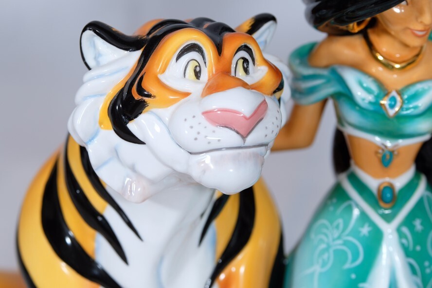 English Ladies Aladdin - Jasmine and Rajah Limited Edition Figurine