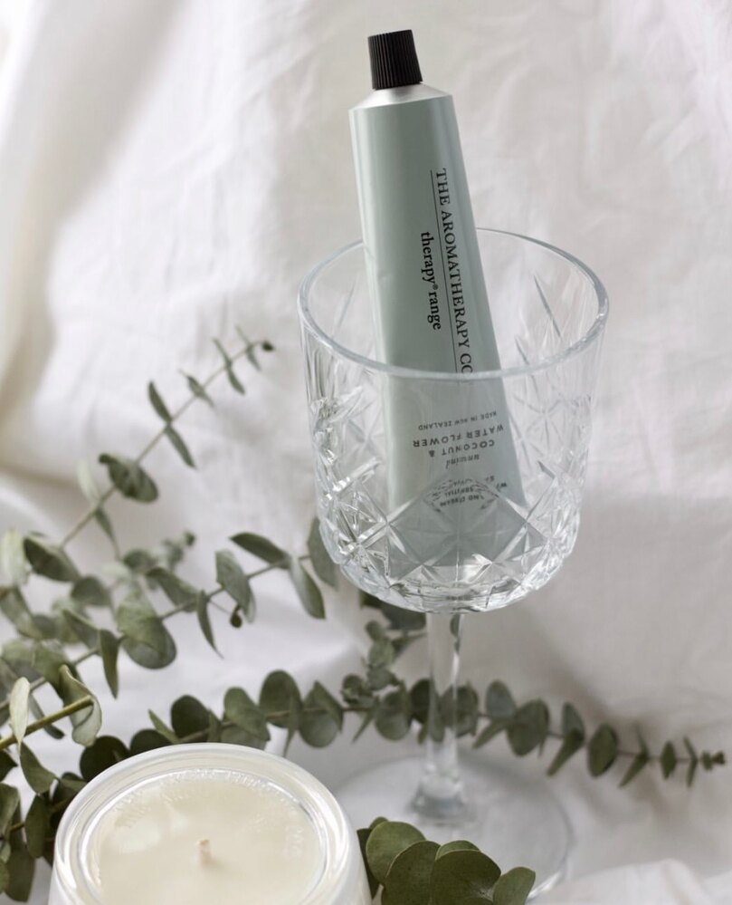 THE AROMATHERAPY CO Therapy Hand Cream Unwind - Coconut & Water Flower