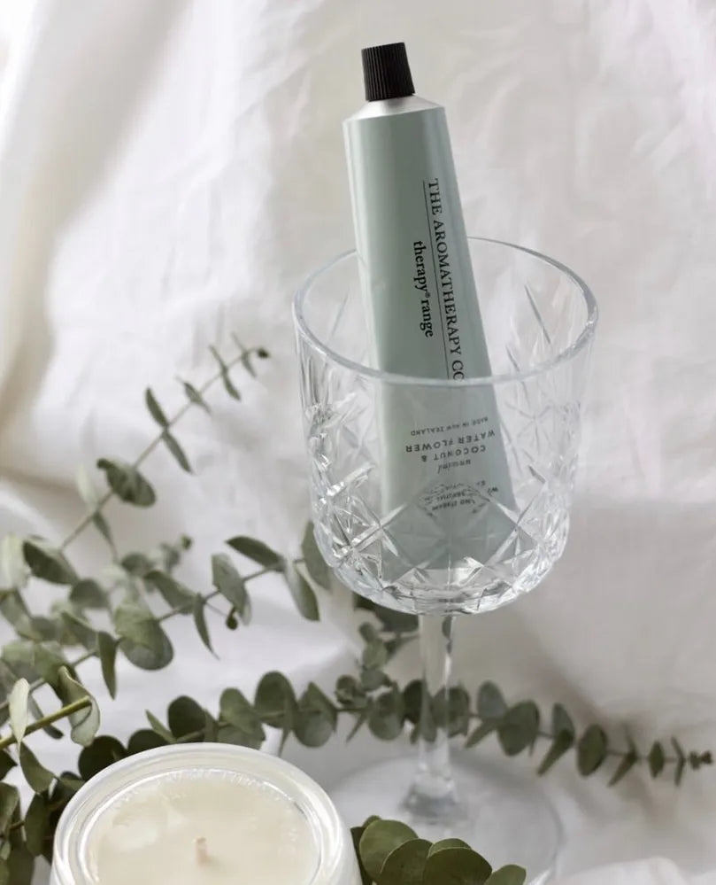 THE AROMATHERAPY CO Therapy Hand Cream Unwind - Coconut & Water Flower