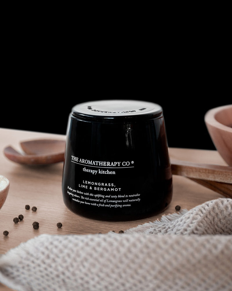 THE AROMATHERAPY CO Therapy Kitchen Candle - Lemongrass Lime & Bergamot