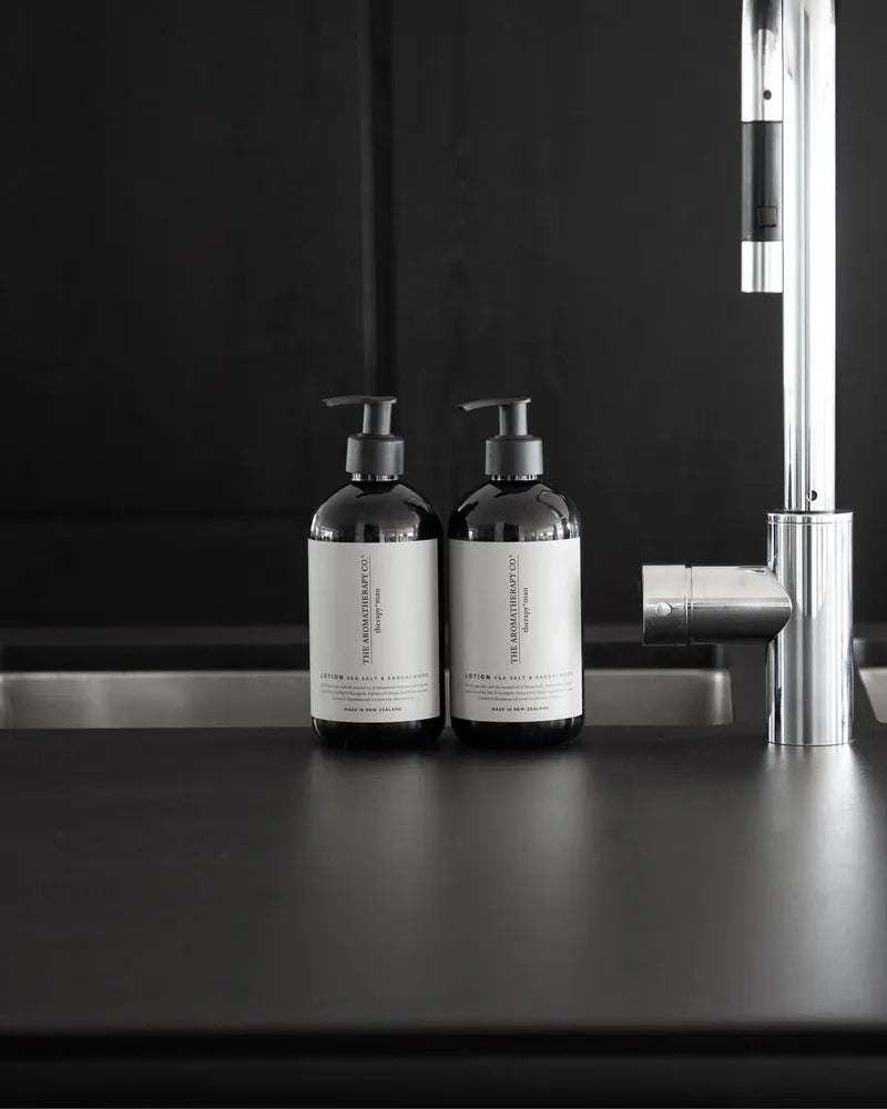 THE AROMATHERAPY CO Therapy Man Hand & Body Lotion - Sea Salt & Sandalwood