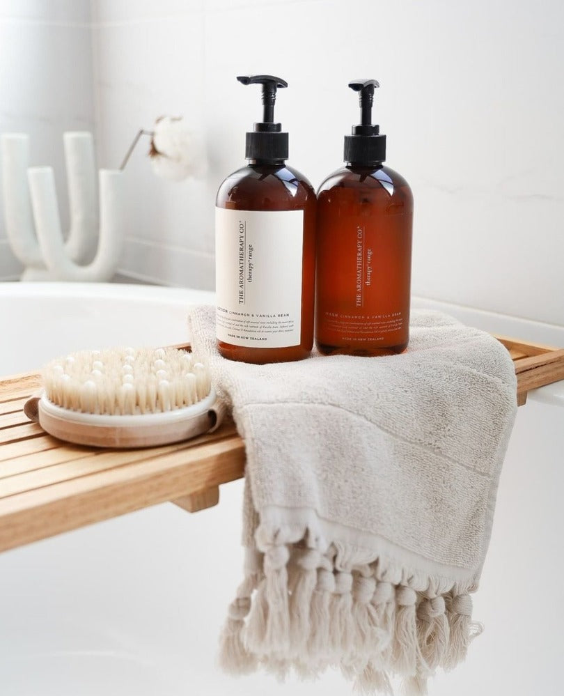 THE AROMATHERAPY CO Therapy Hand & Body Lotion Balance - Cinnamon & Vanilla Bean