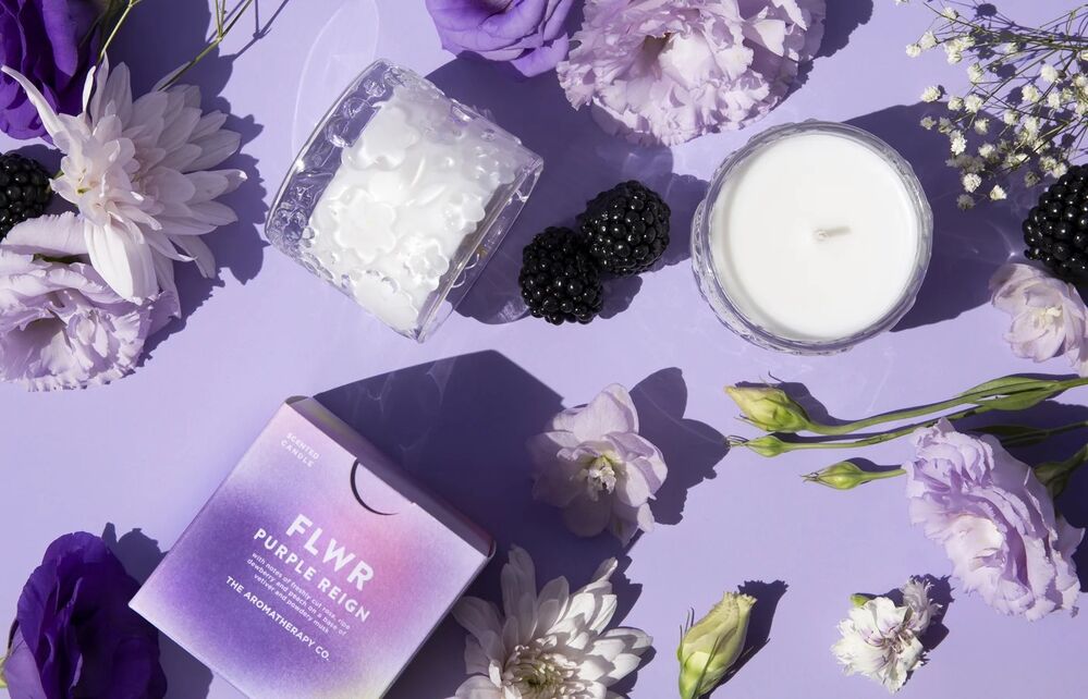 THE AROMATHERAPY CO FLWR Candle - Purple Reign