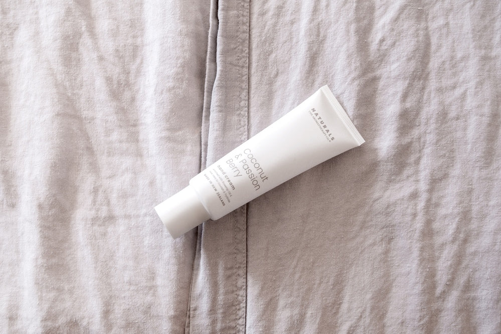 THE AROMATHERAPY CO Naturals Hand Cream - Coconut & Passion Berry