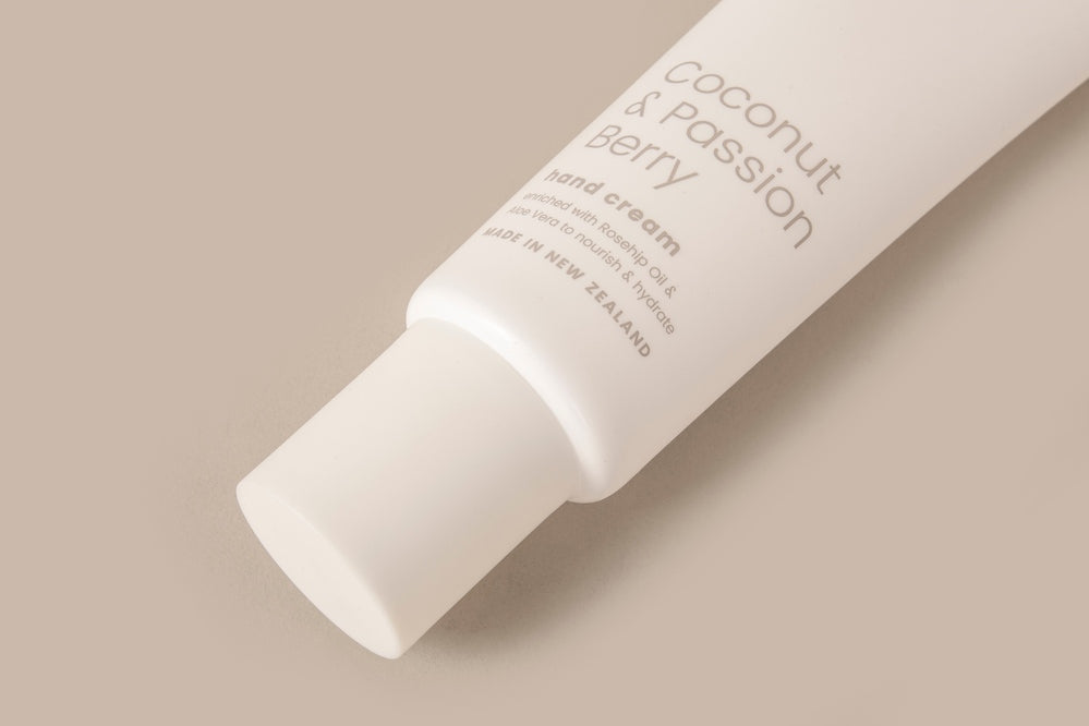 THE AROMATHERAPY CO Naturals Hand Cream - Coconut & Passion Berry