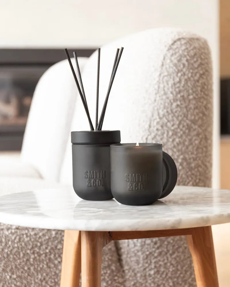 THE AROMATHERAPY CO Smith & Co Candle - Tabac & Cedarwood