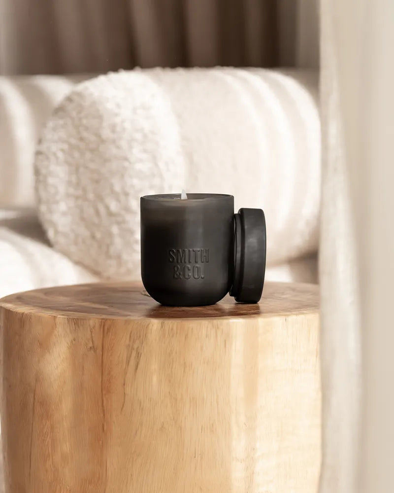 THE AROMATHERAPY CO Smith & Co Candle - Tabac & Cedarwood