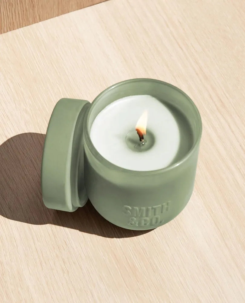 THE AROMATHERAPY CO Smith & Co Candle - Amber & Freesia