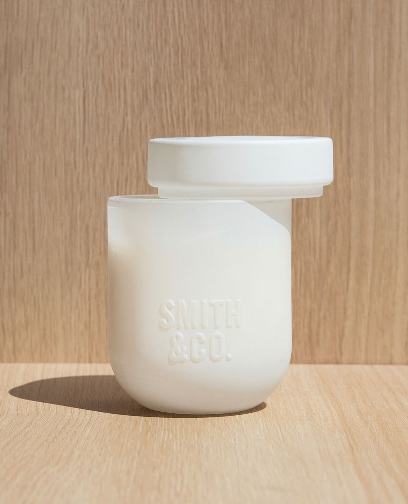 THE AROMATHERAPY CO Smith & Co Candle - Tonka & White Musk