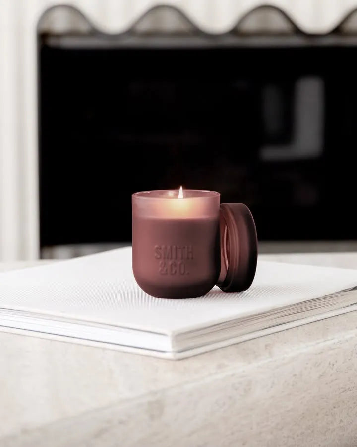 THE AROMATHERAPY CO Smith & Co Candle - Black Oud & Saffron