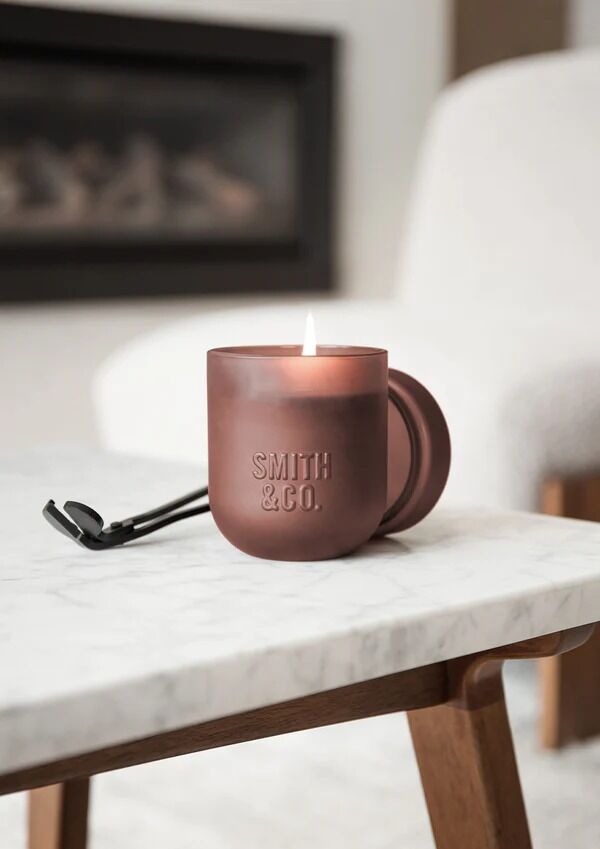 THE AROMATHERAPY CO Smith & Co Candle - Black Oud & Saffron
