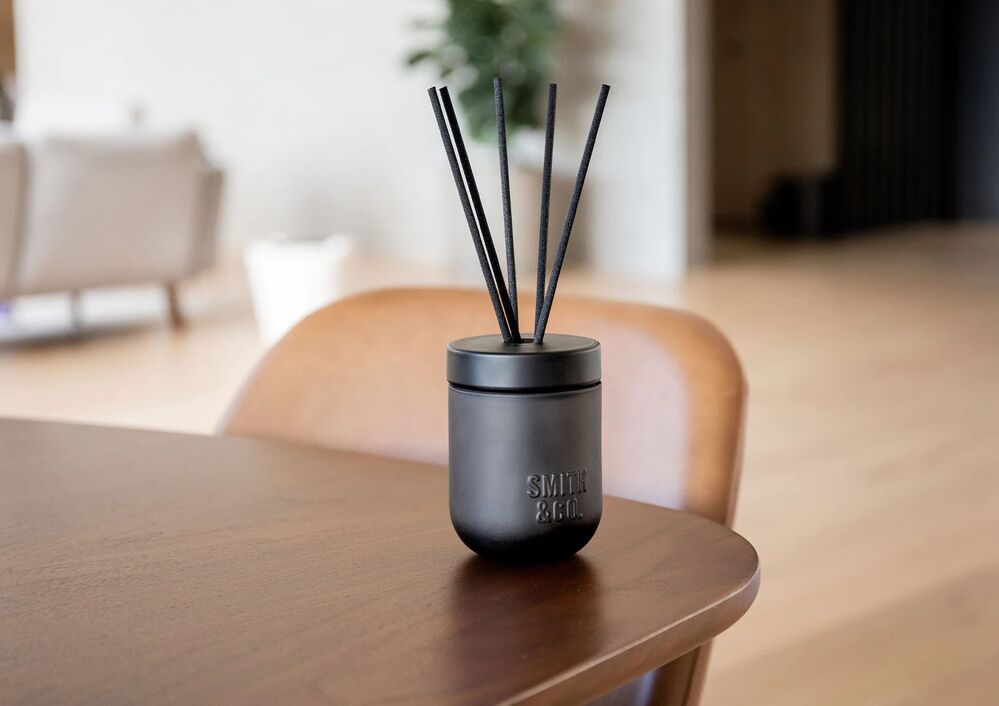 THE AROMATHERAPY CO Smith & Co Reed Diffuser - Tabac & Cedarwood