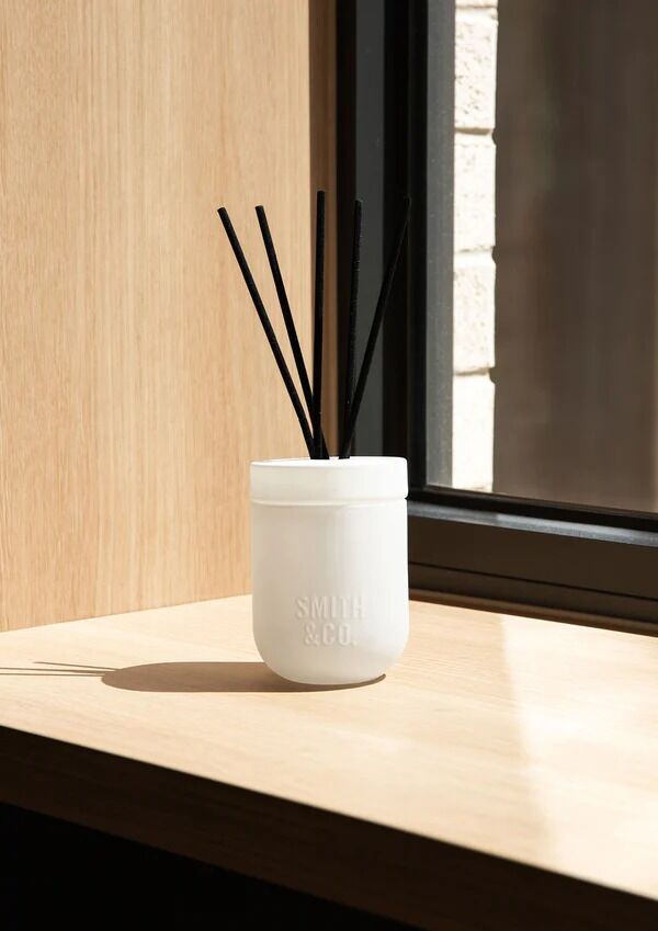 THE AROMATHERAPY CO Smith & Co Reed Diffuser - Tonka & White Musk