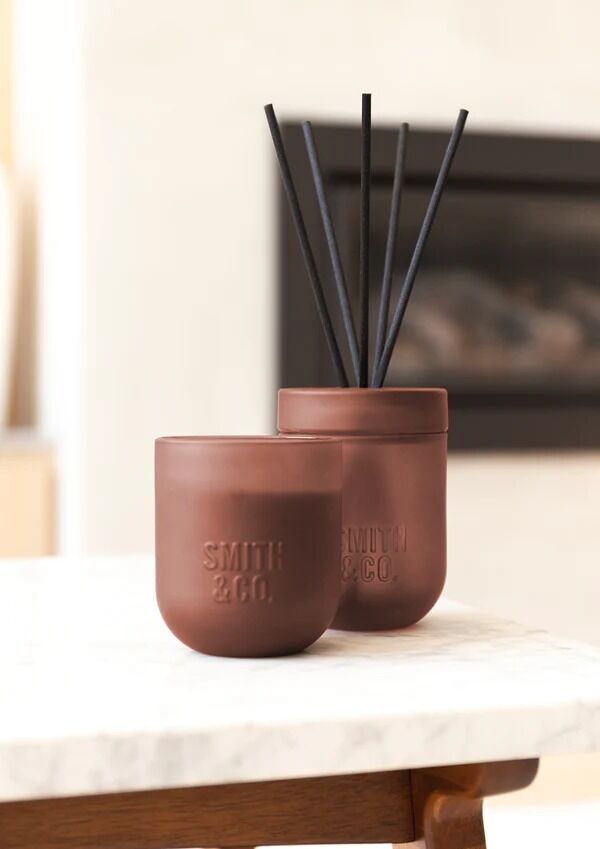 THE AROMATHERAPY CO Smith & Co Reed Diffuser - Black Oud & Saffron