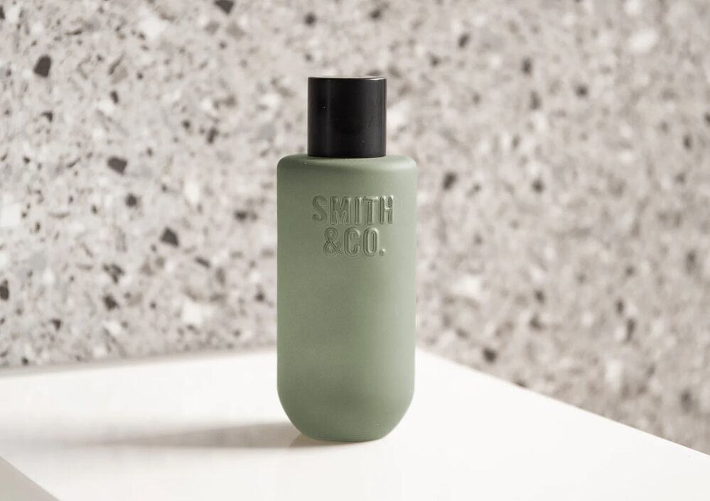 THE AROMATHERAPY CO Smith & Co Room Spray - Amber & Freesia