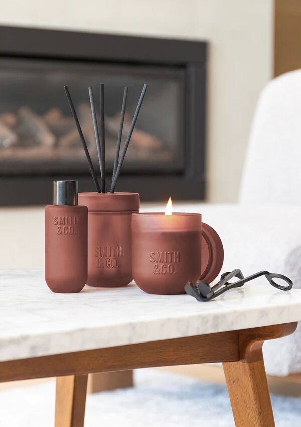 THE AROMATHERAPY CO Smith & Co Room Spray - Black Oud & Saffron