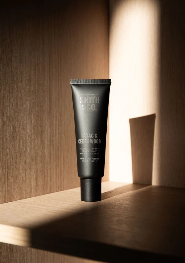THE AROMATHERAPY CO Smith & Co Hand Cream - Tabac & Cedarwood