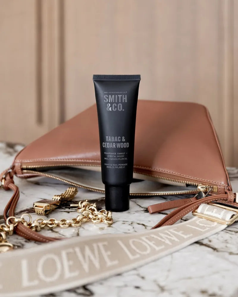 THE AROMATHERAPY CO Smith & Co Hand Cream - Tabac & Cedarwood