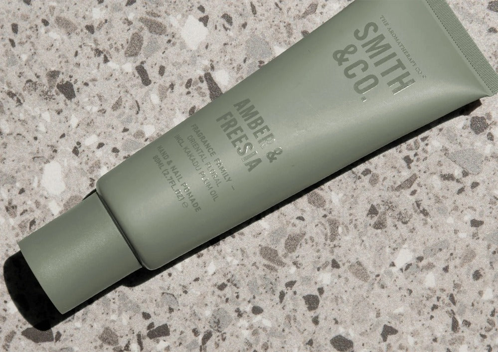 THE AROMATHERAPY CO Smith & Co Hand Cream - Amber & Freesia