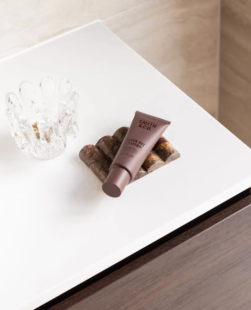 THE AROMATHERAPY CO Smith & Co Hand Cream - Black Oud & Saffron