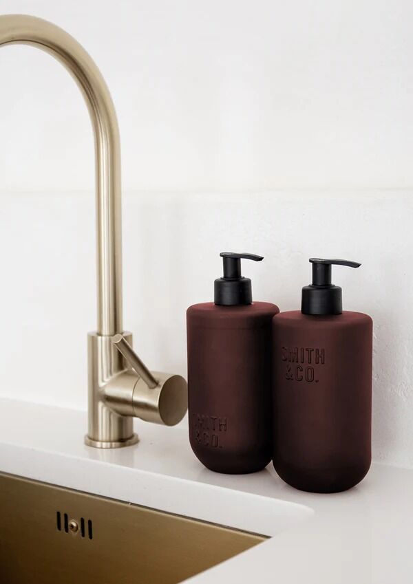 THE AROMATHERAPY CO Smith & Co Hand & Body Wash - Black Oud & Saffron
