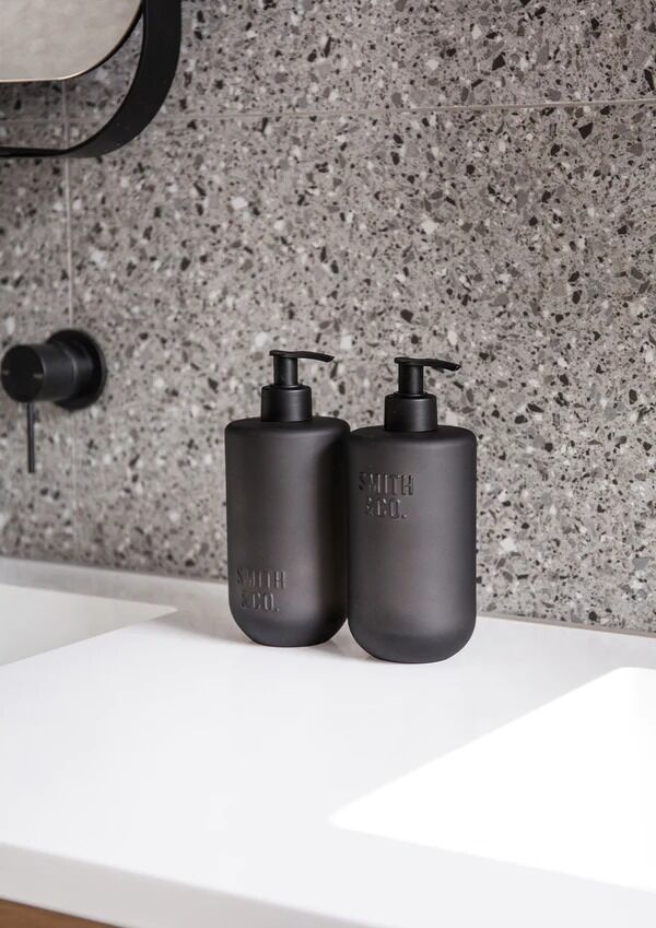 THE AROMATHERAPY CO Smith & Co Hand & Body Lotion - Tabac & Cedarwood